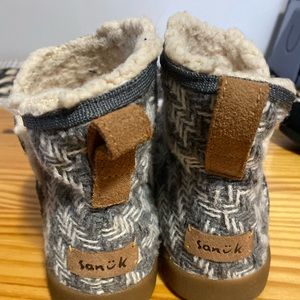 Sanuk Sweater Boots